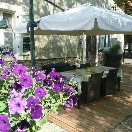 לינה וארוחת בוקר Domaine Serrot Saint-Elix-Theux