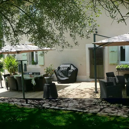 Bed & Breakfast Domaine Serrot 3*